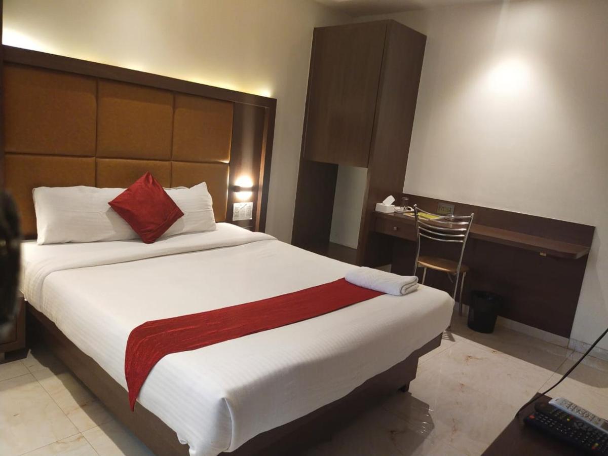 Hotel Monarch Express Near Karnala Sports Academy Panvel,Navi Mumbai Esterno foto