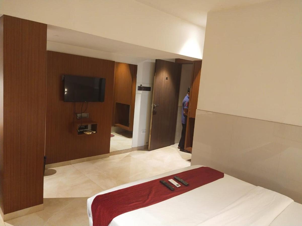 Hotel Monarch Express Near Karnala Sports Academy Panvel,Navi Mumbai Esterno foto